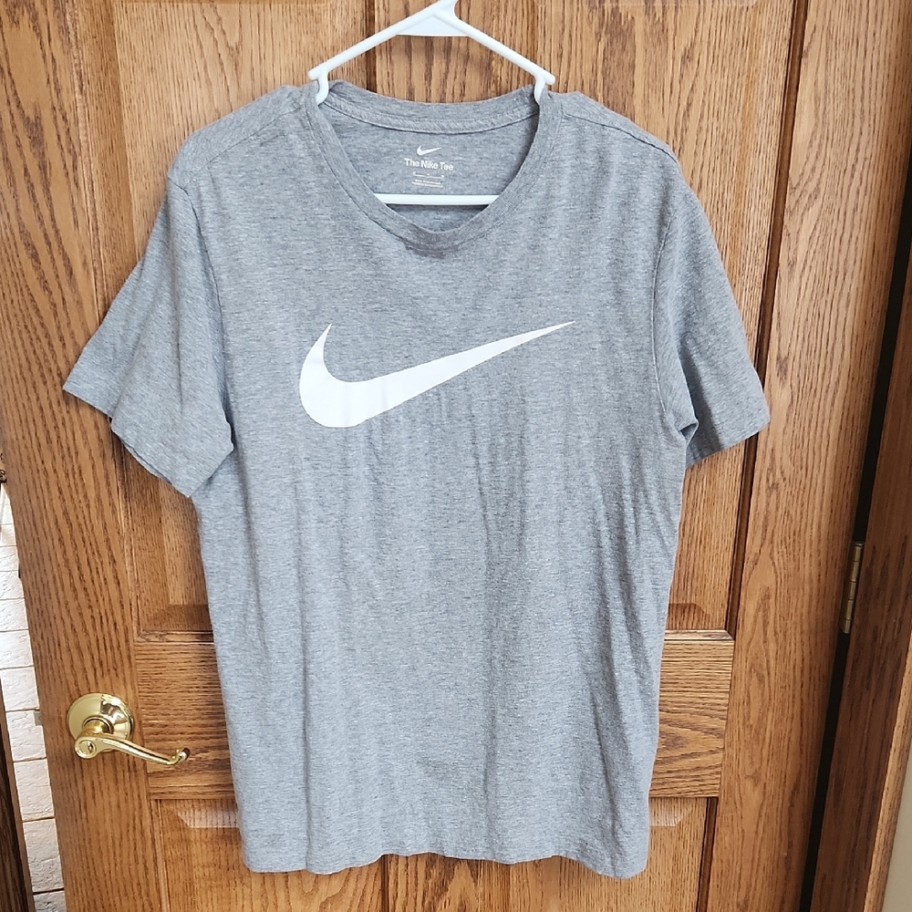Nike Men's Heather Gray Short Sleeve Tee